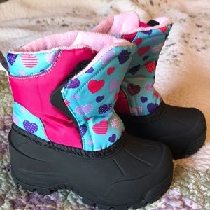 Girls Northside size 8 toddler snow boots—like new